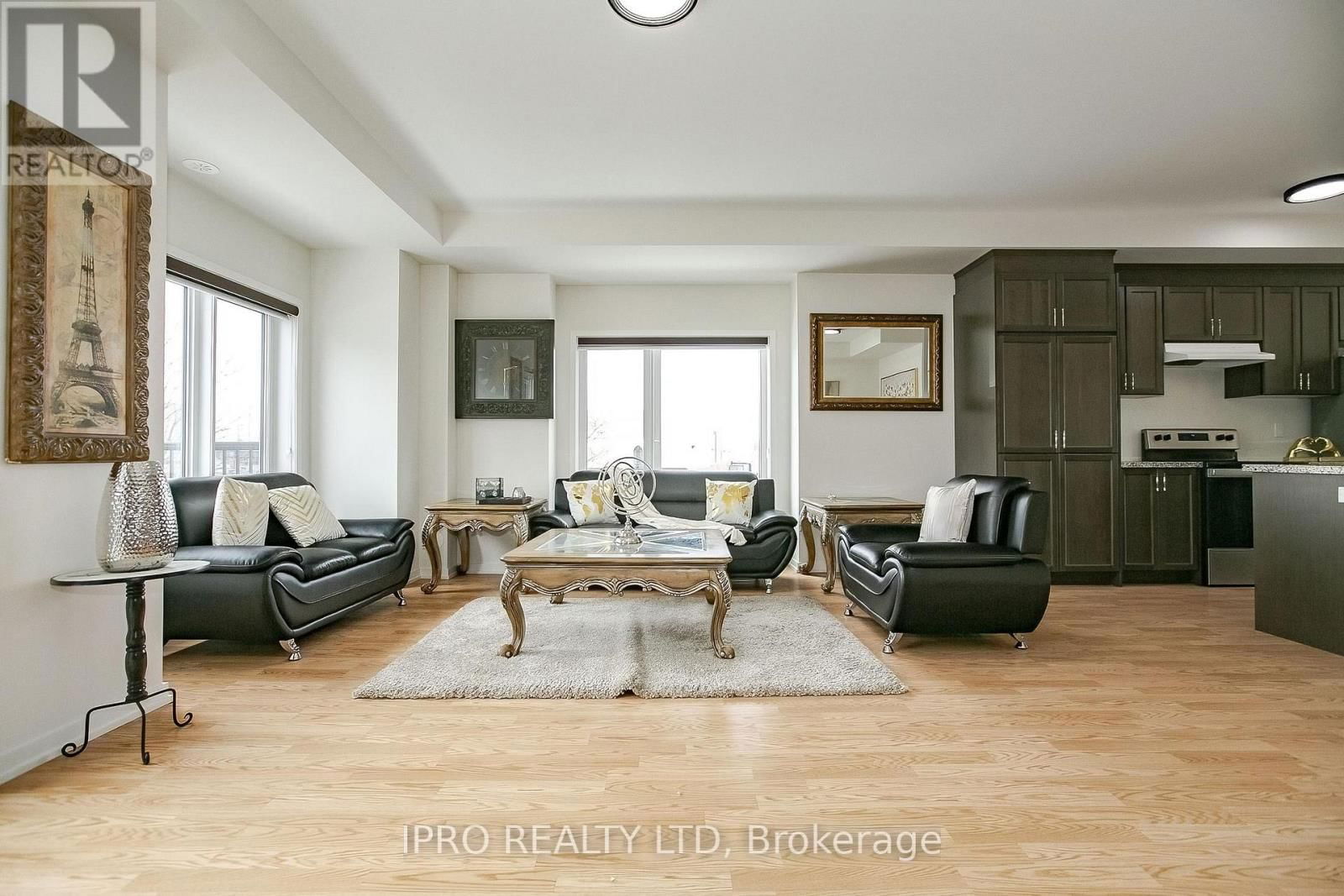 138 LANDSBRIDGE STREET Image 24