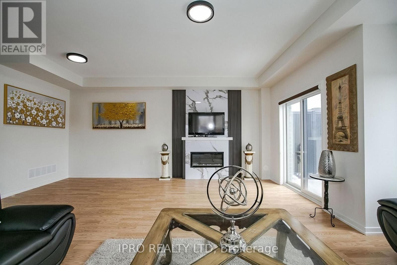 138 LANDSBRIDGE STREET Image 27