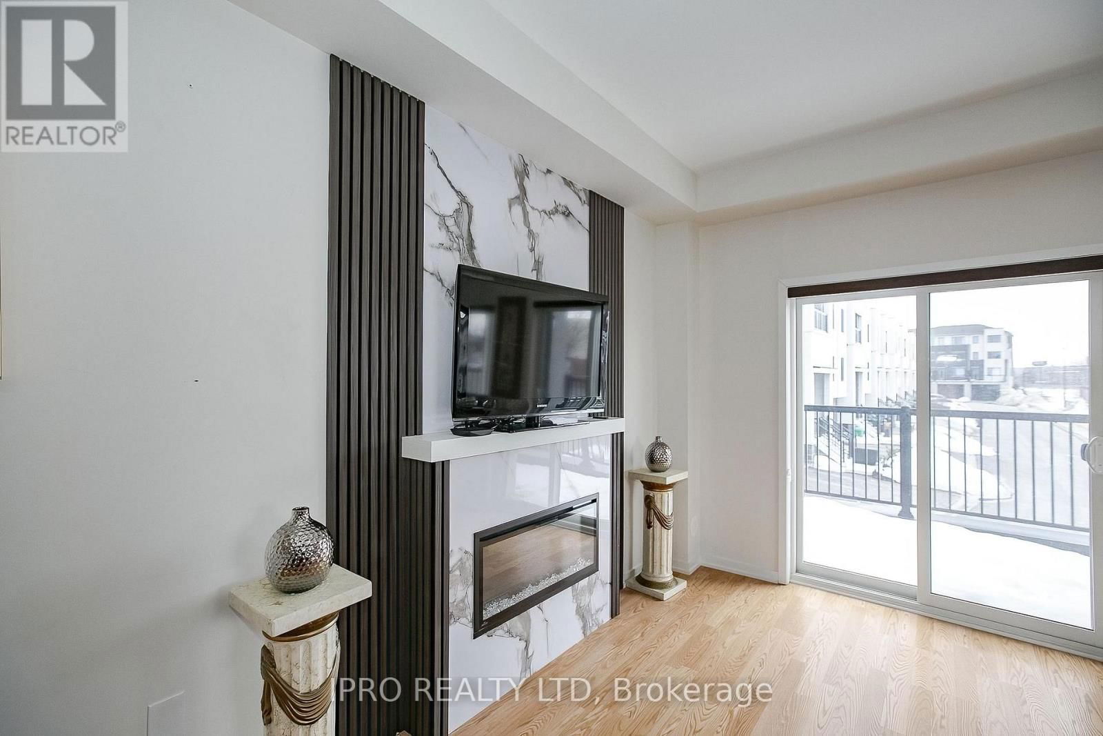 138 LANDSBRIDGE STREET Image 28