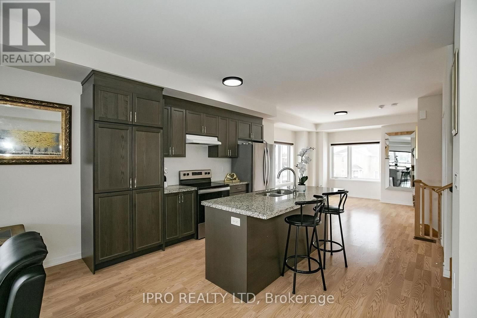 138 LANDSBRIDGE STREET Image 29