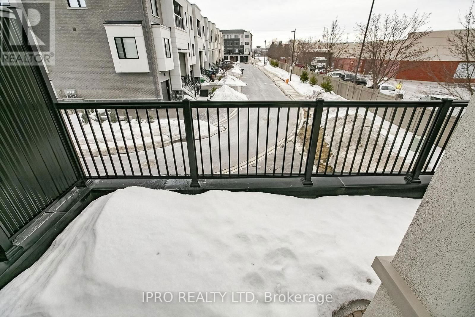 138 LANDSBRIDGE STREET Image 33