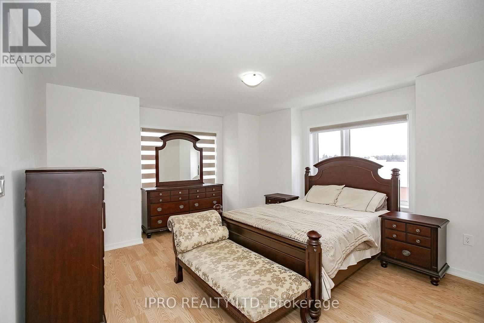 138 LANDSBRIDGE STREET Image 34
