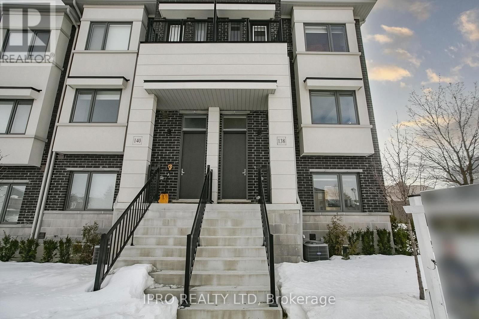 138 LANDSBRIDGE STREET Image 4