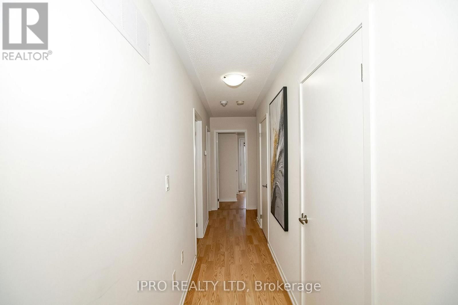 138 LANDSBRIDGE STREET Image 40