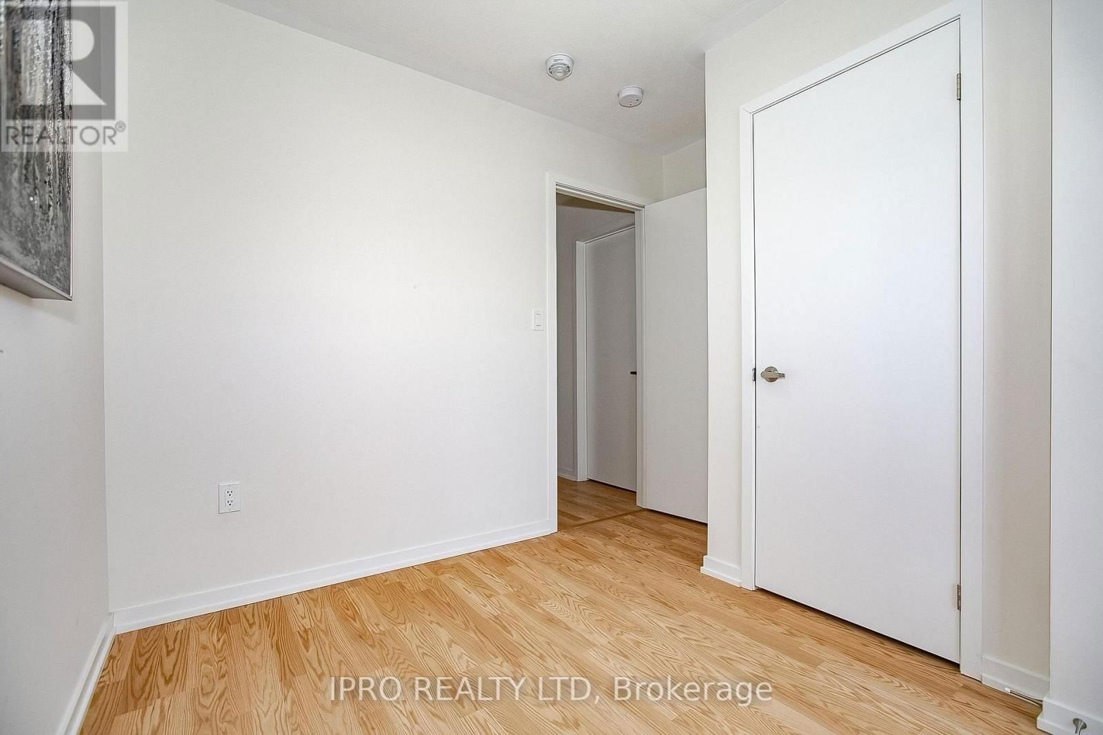 138 LANDSBRIDGE STREET Image 42
