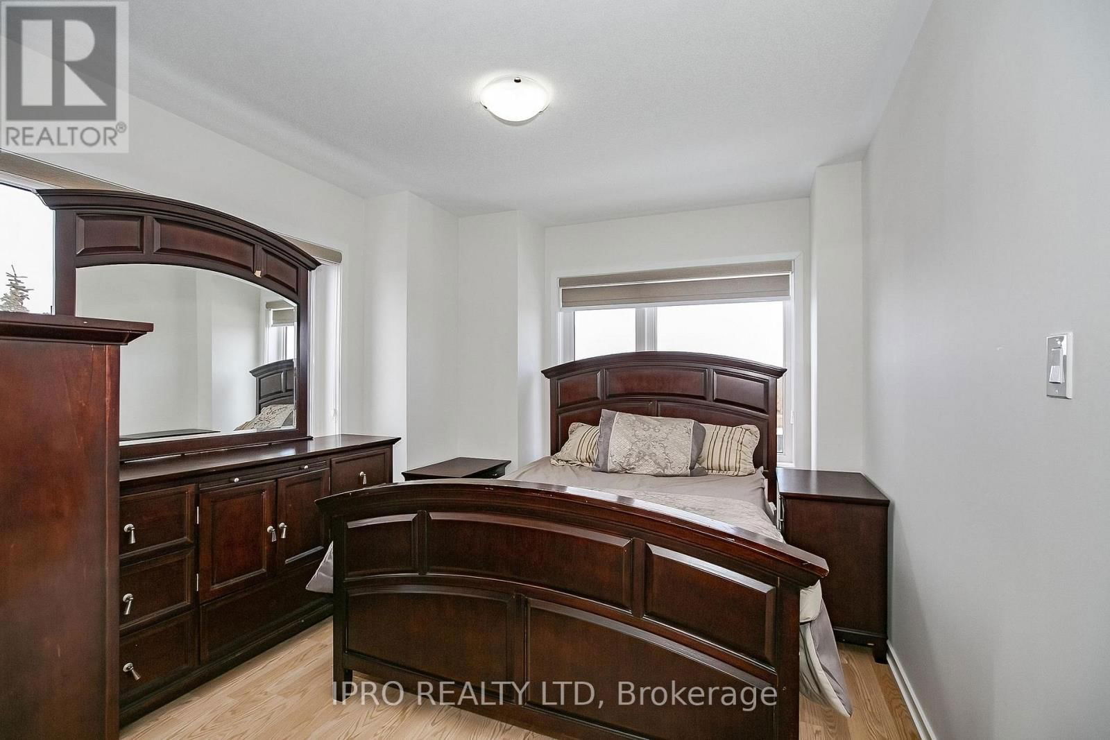 138 LANDSBRIDGE STREET Image 47