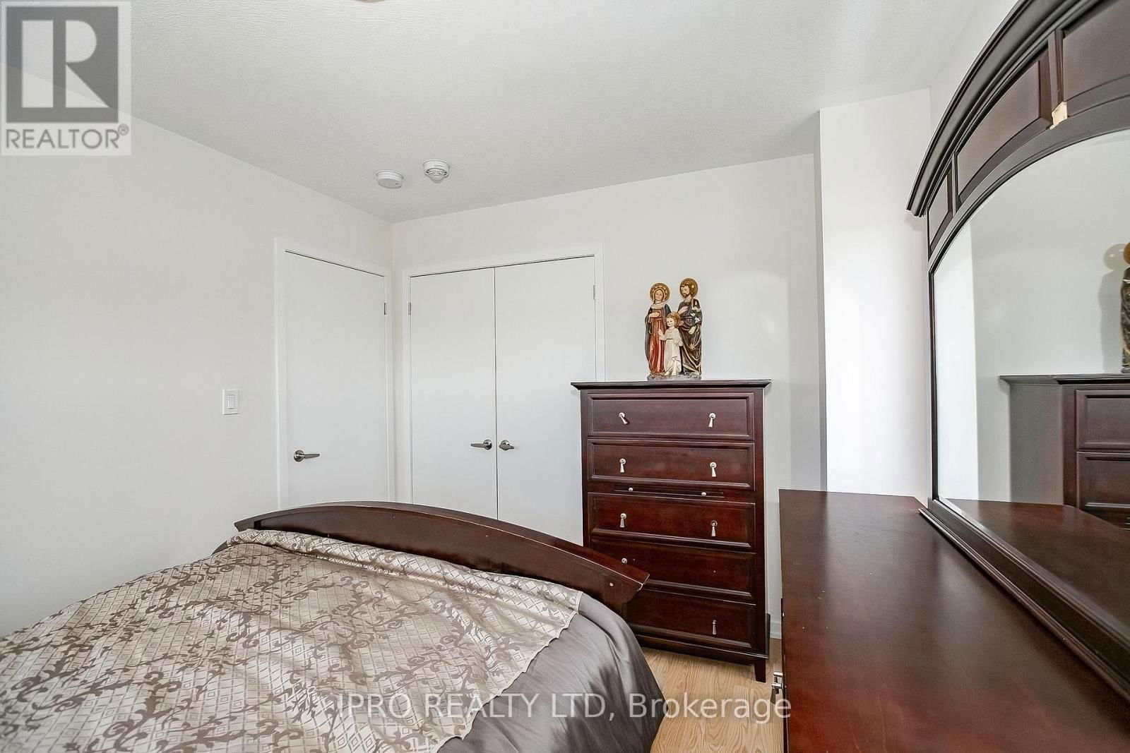 138 LANDSBRIDGE STREET Image 48