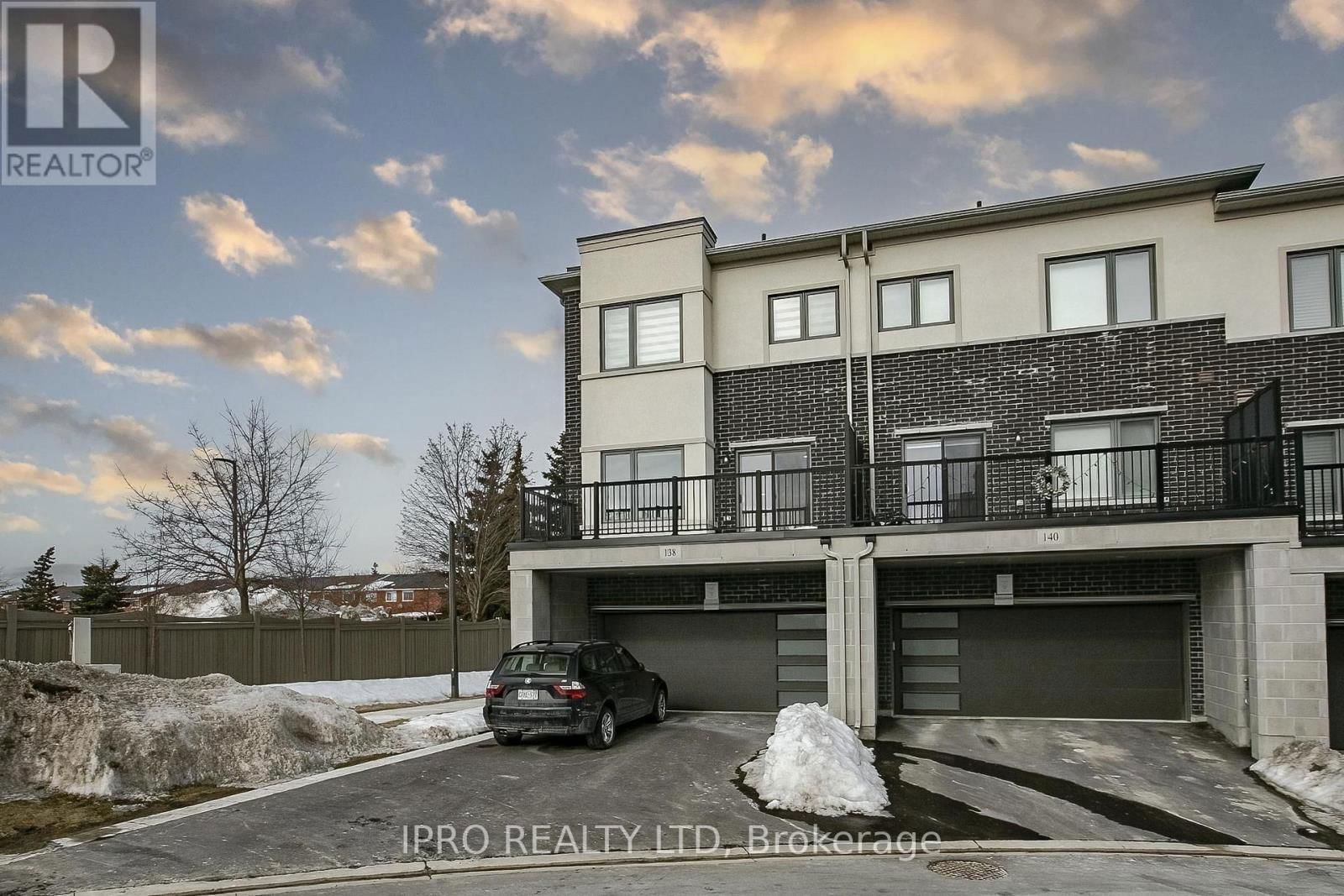 138 LANDSBRIDGE STREET Image 50