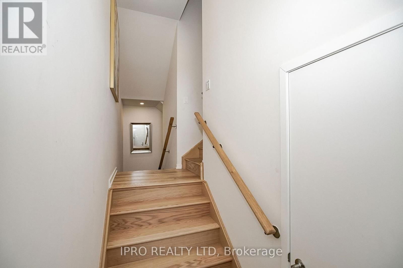 138 LANDSBRIDGE STREET Image 7