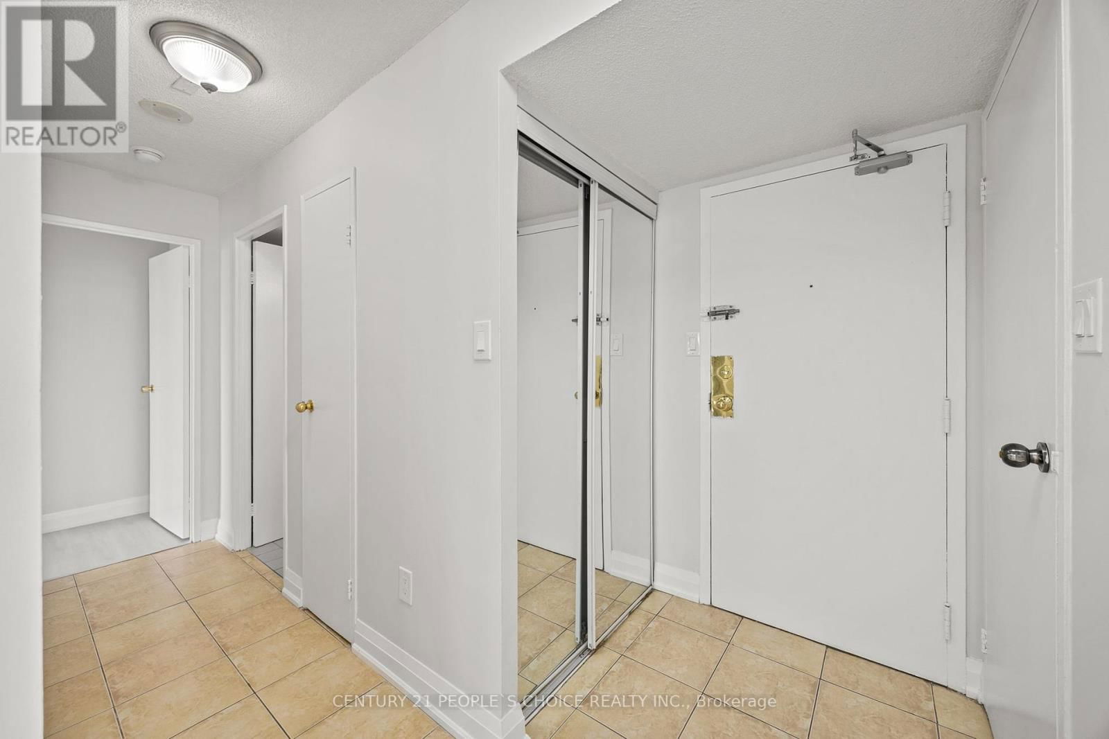 802 - 10 MARKBROOK LANE Image 15