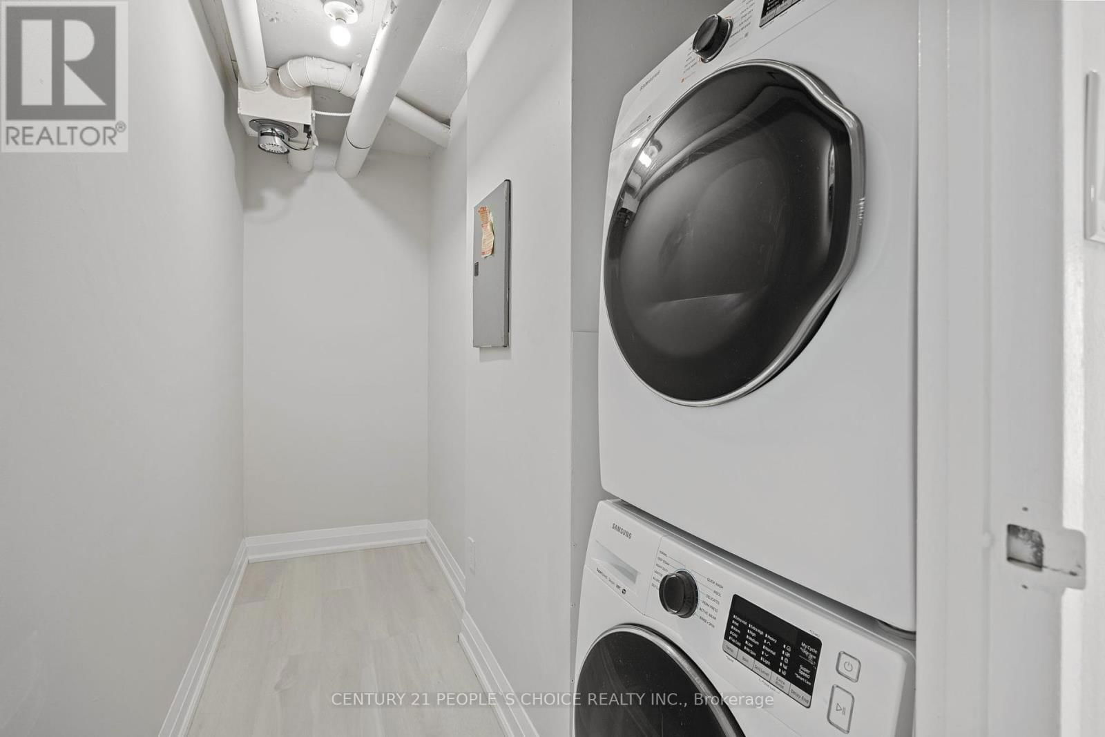 802 - 10 MARKBROOK LANE Image 22