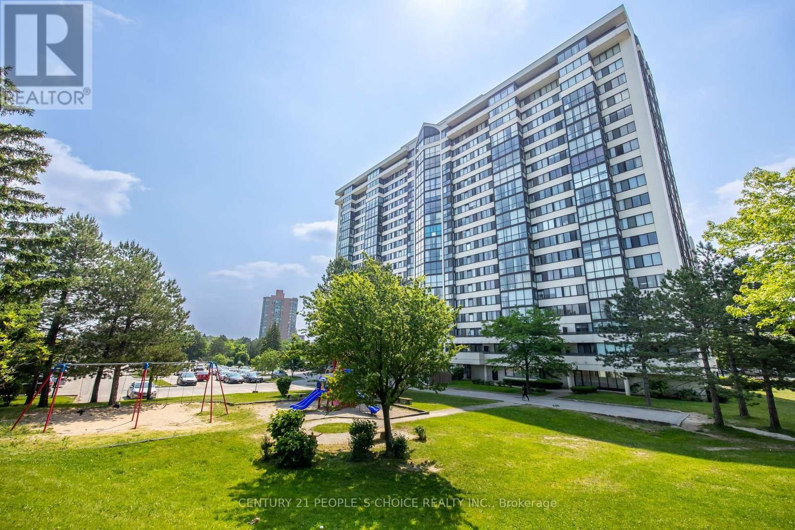 802 - 10 MARKBROOK LANE Image 32