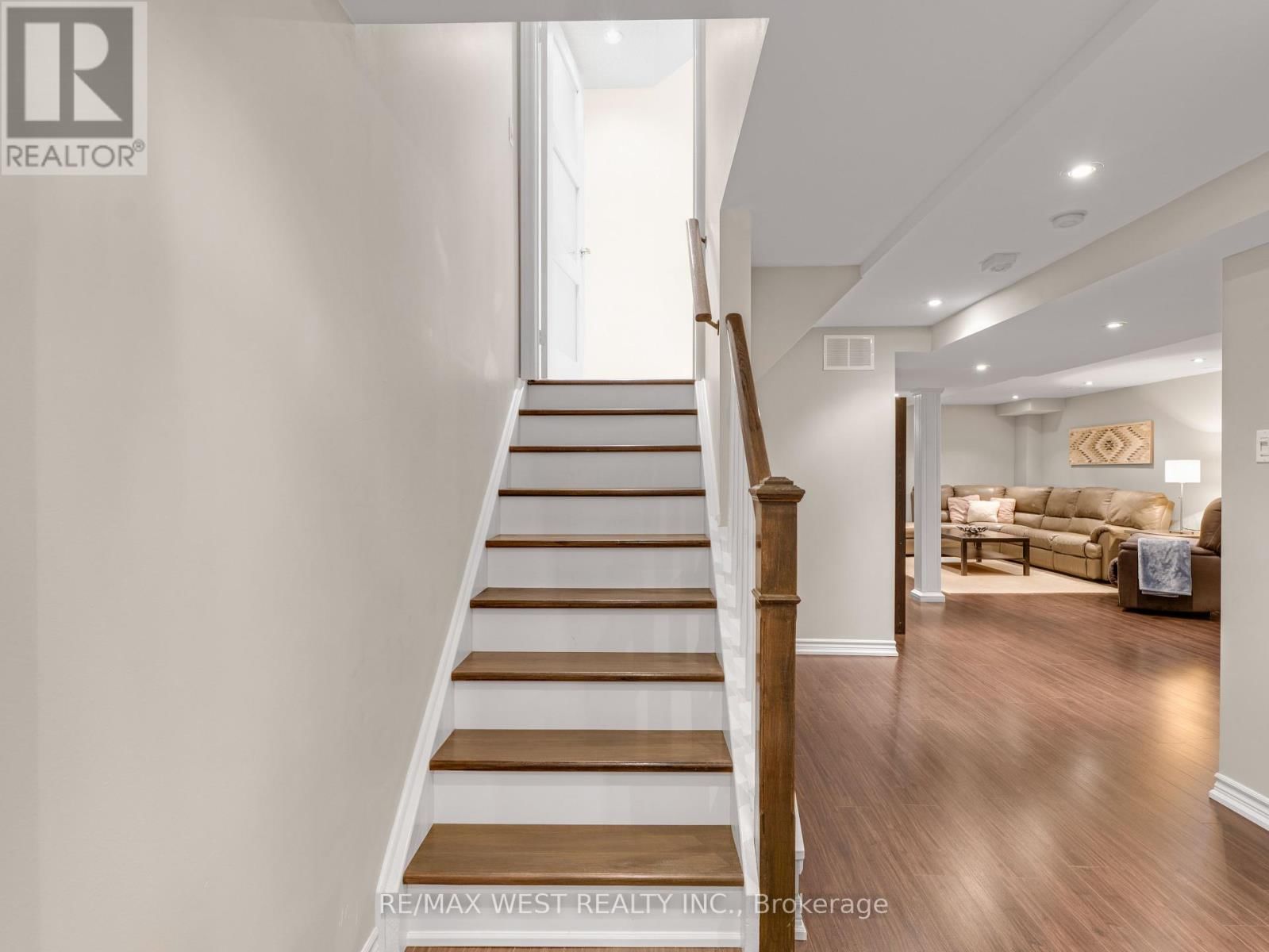 26 SHADY GLEN CRESCENT Image 44