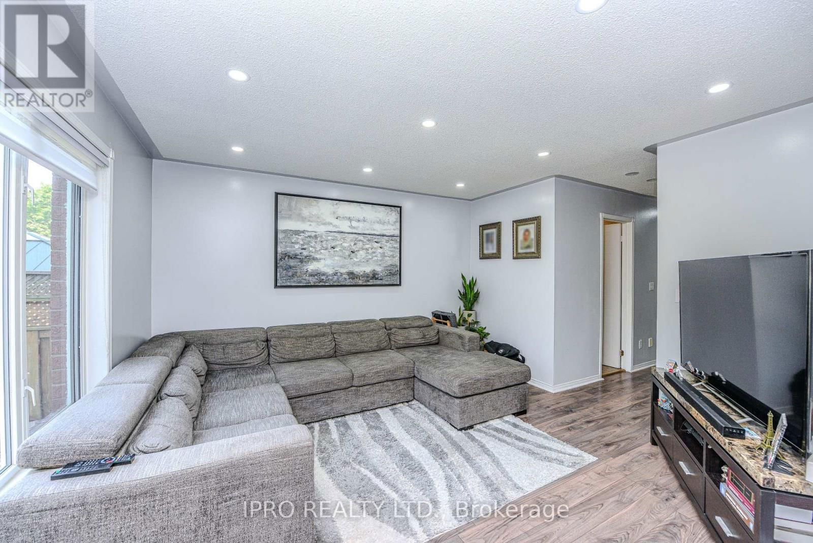 5847 SIDMOUTH STREET Image 13