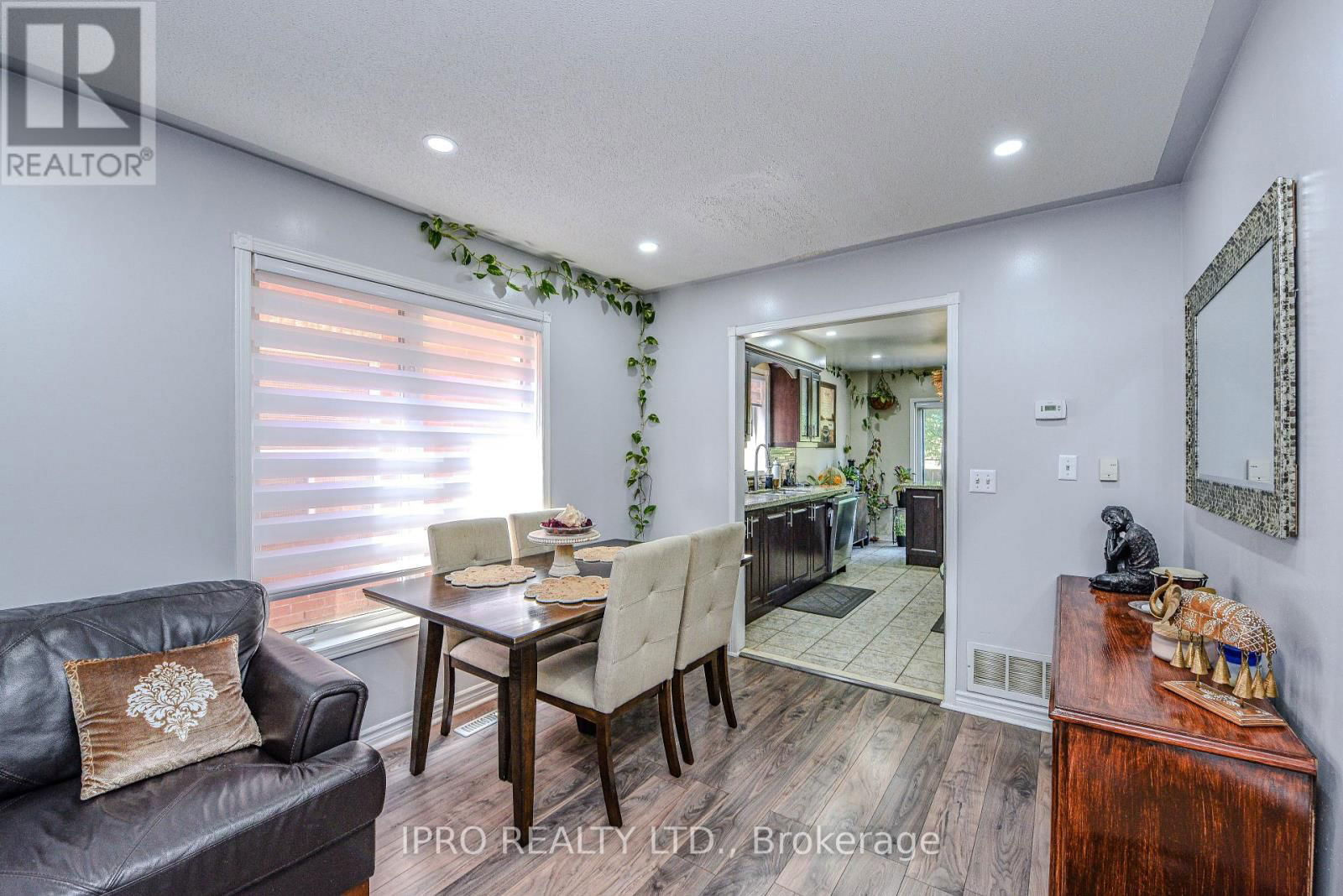 5847 SIDMOUTH STREET Image 16