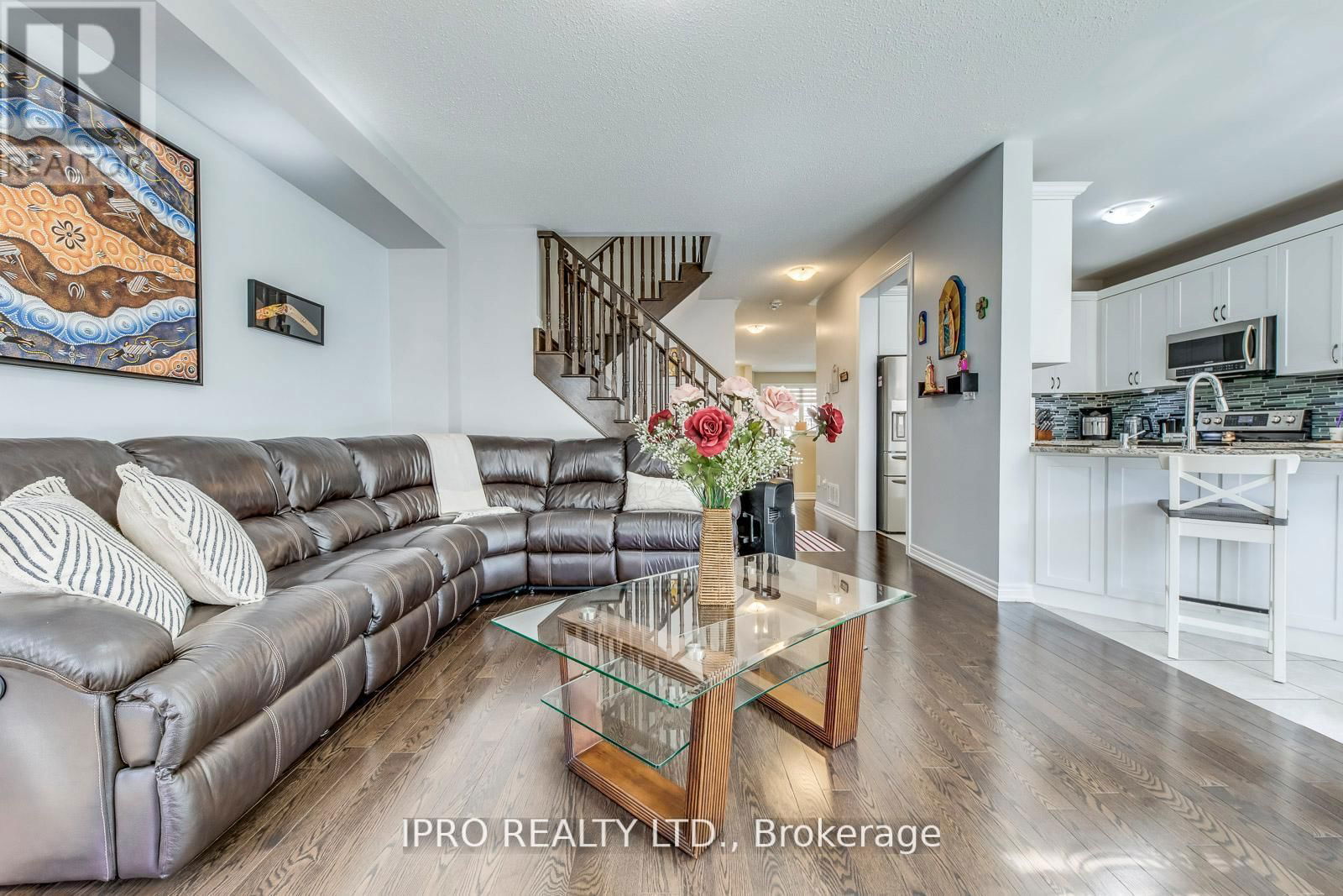 11 TRENTONIAN STREET Image 10