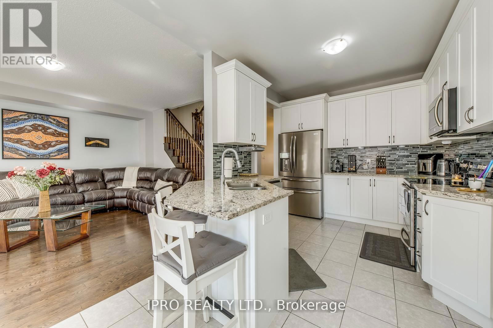 11 TRENTONIAN STREET Image 13