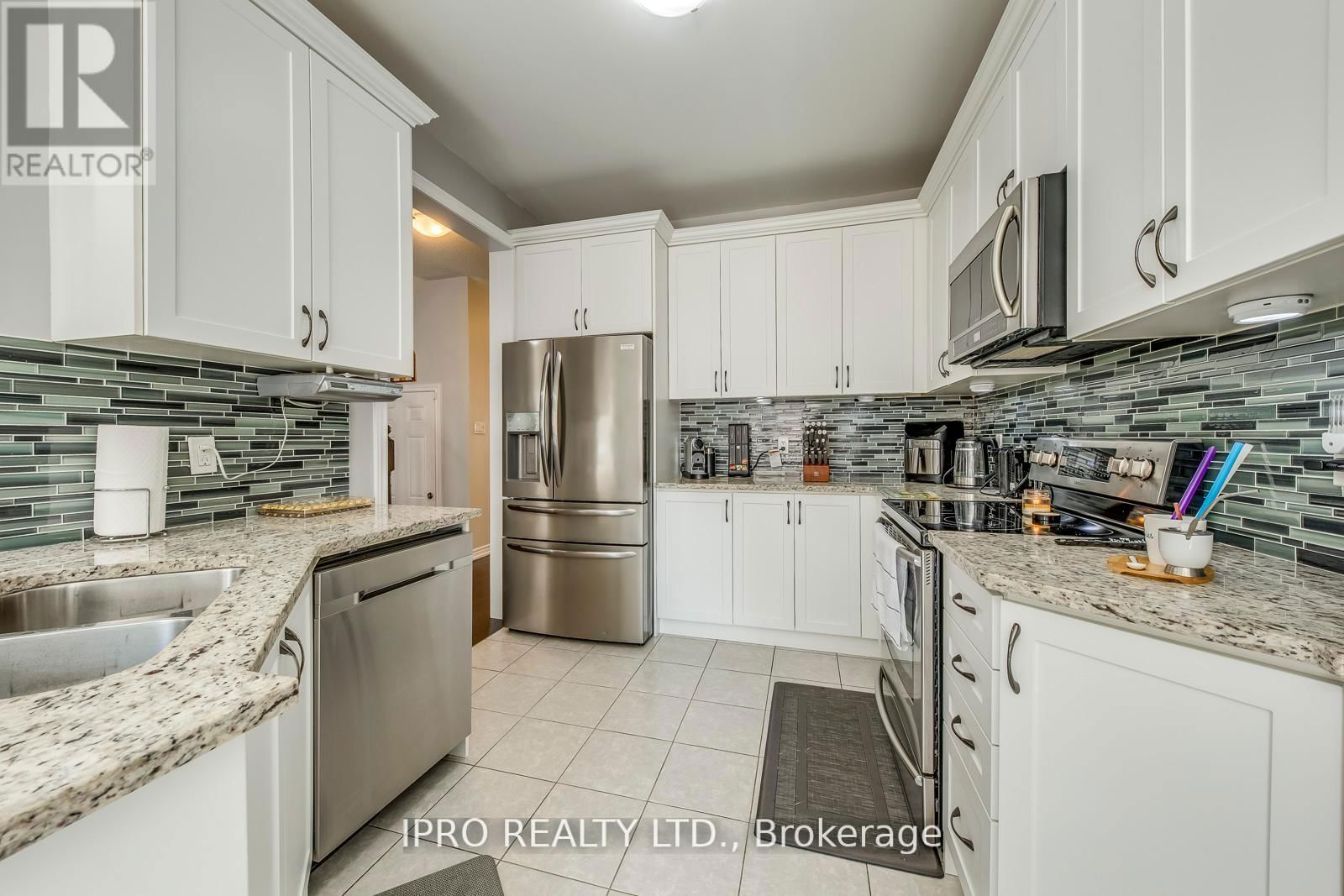 11 TRENTONIAN STREET Image 14