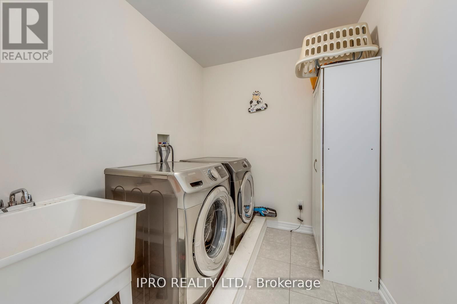 11 TRENTONIAN STREET Image 29