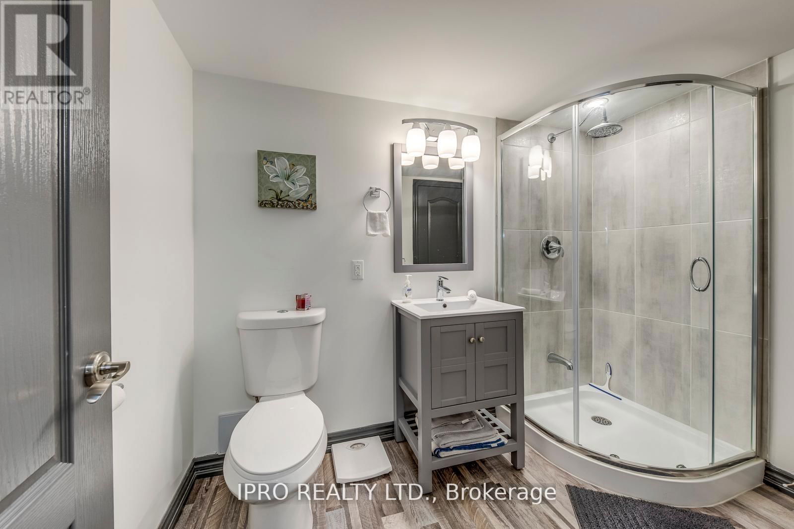 11 TRENTONIAN STREET Image 39