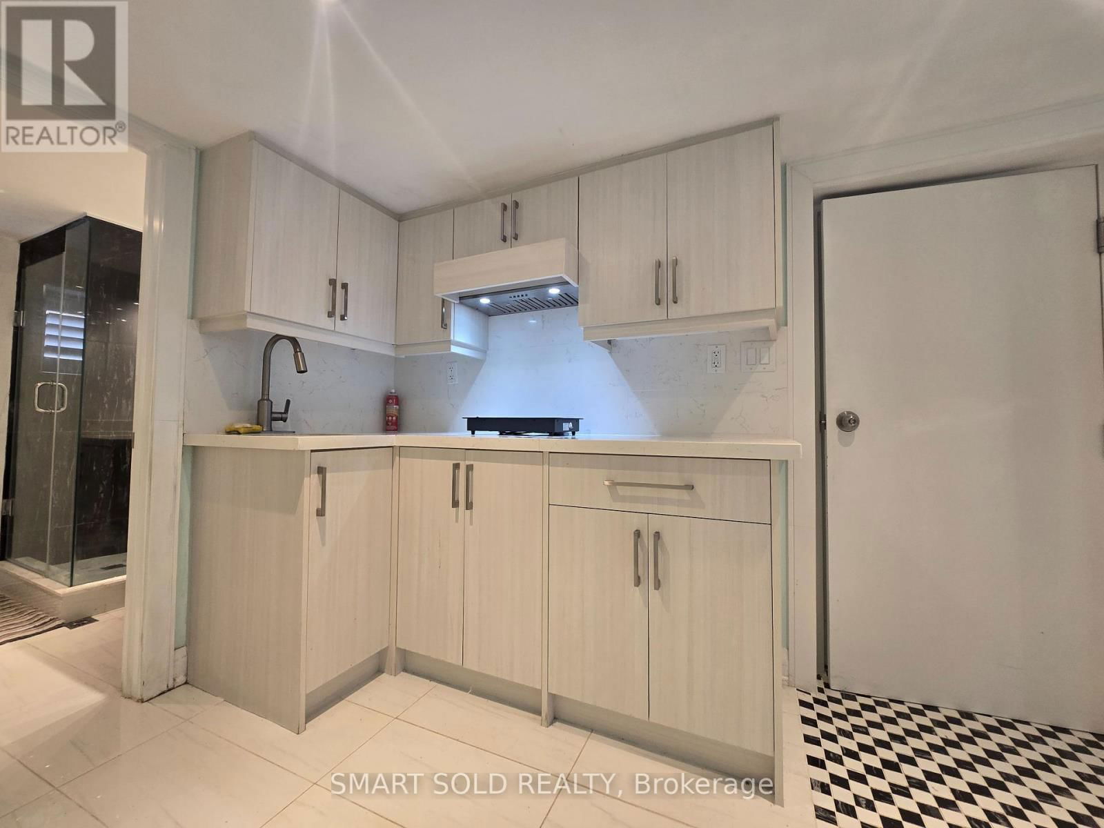 1078 SAWYER AVENUE Image 2