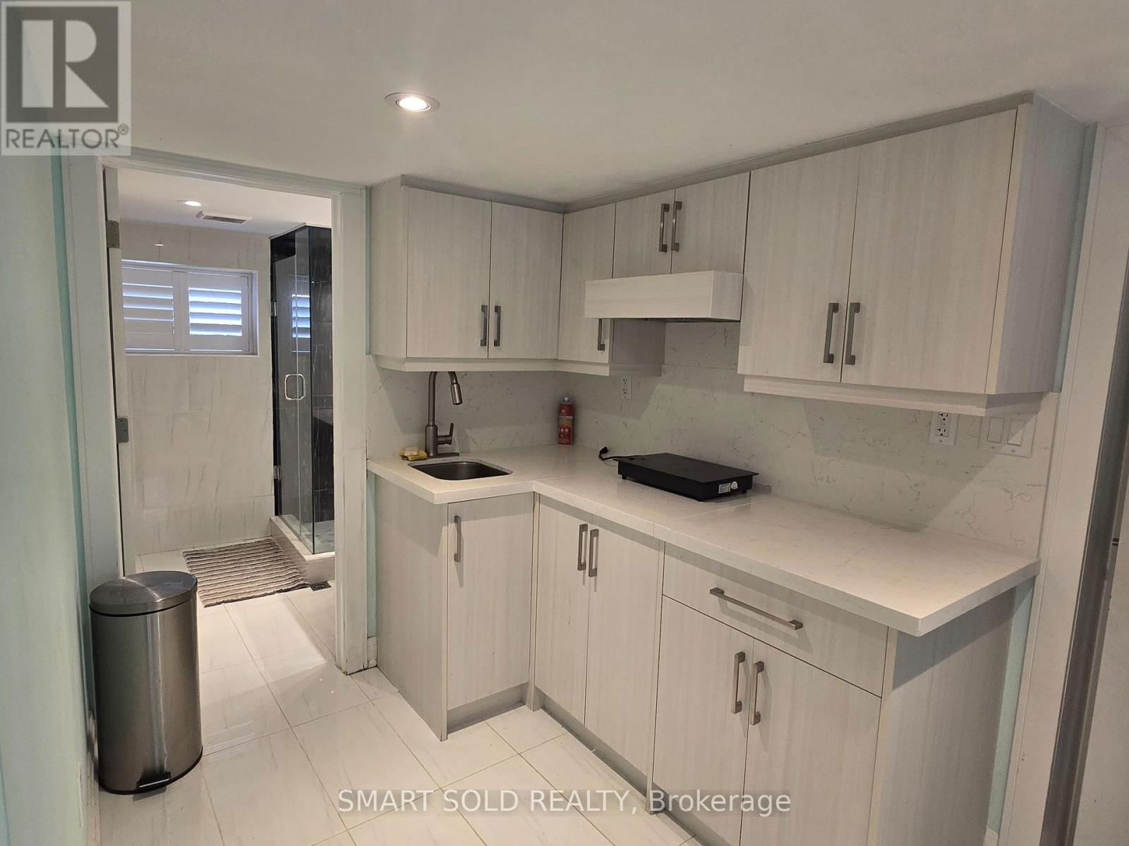 1078 SAWYER AVENUE Image 4