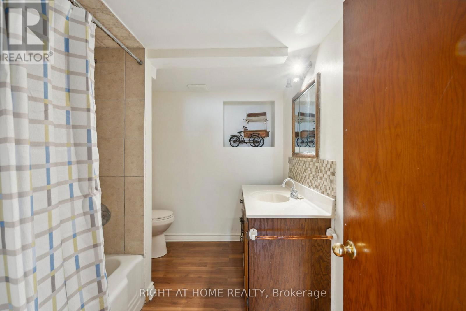 51 FREDERICK STREET SOUTH Image 25