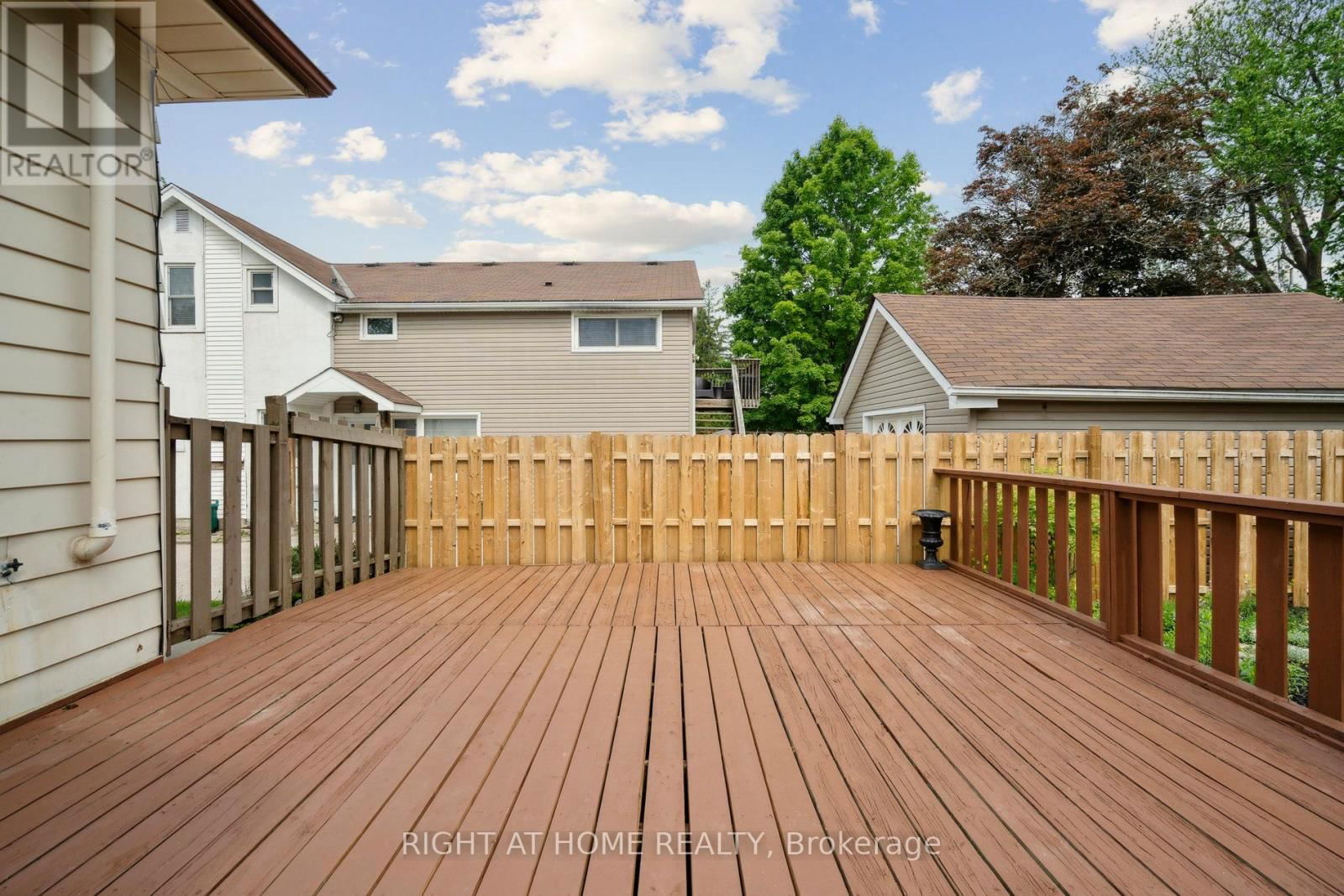 51 FREDERICK STREET SOUTH Image 30
