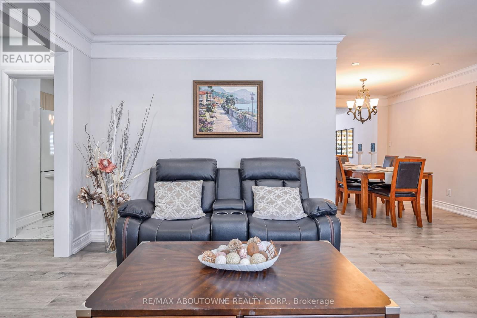 428 HENDERSON ROAD Image 10