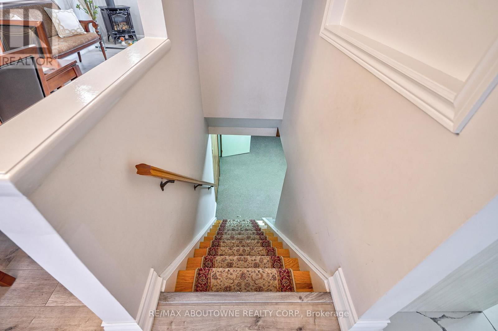 428 HENDERSON ROAD Image 19