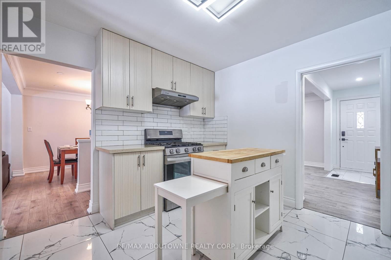 428 HENDERSON ROAD Image 22
