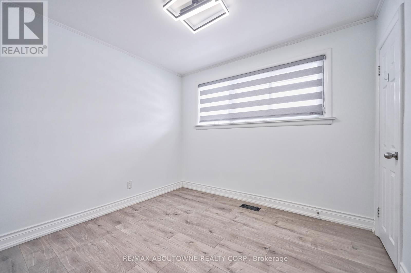 428 HENDERSON ROAD Image 25