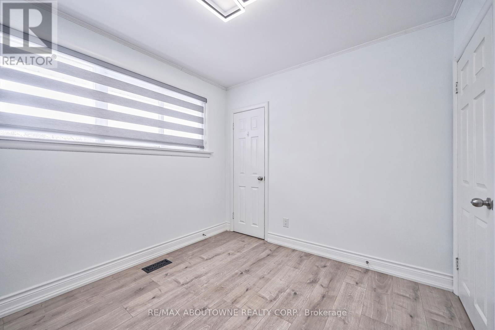 428 HENDERSON ROAD Image 26
