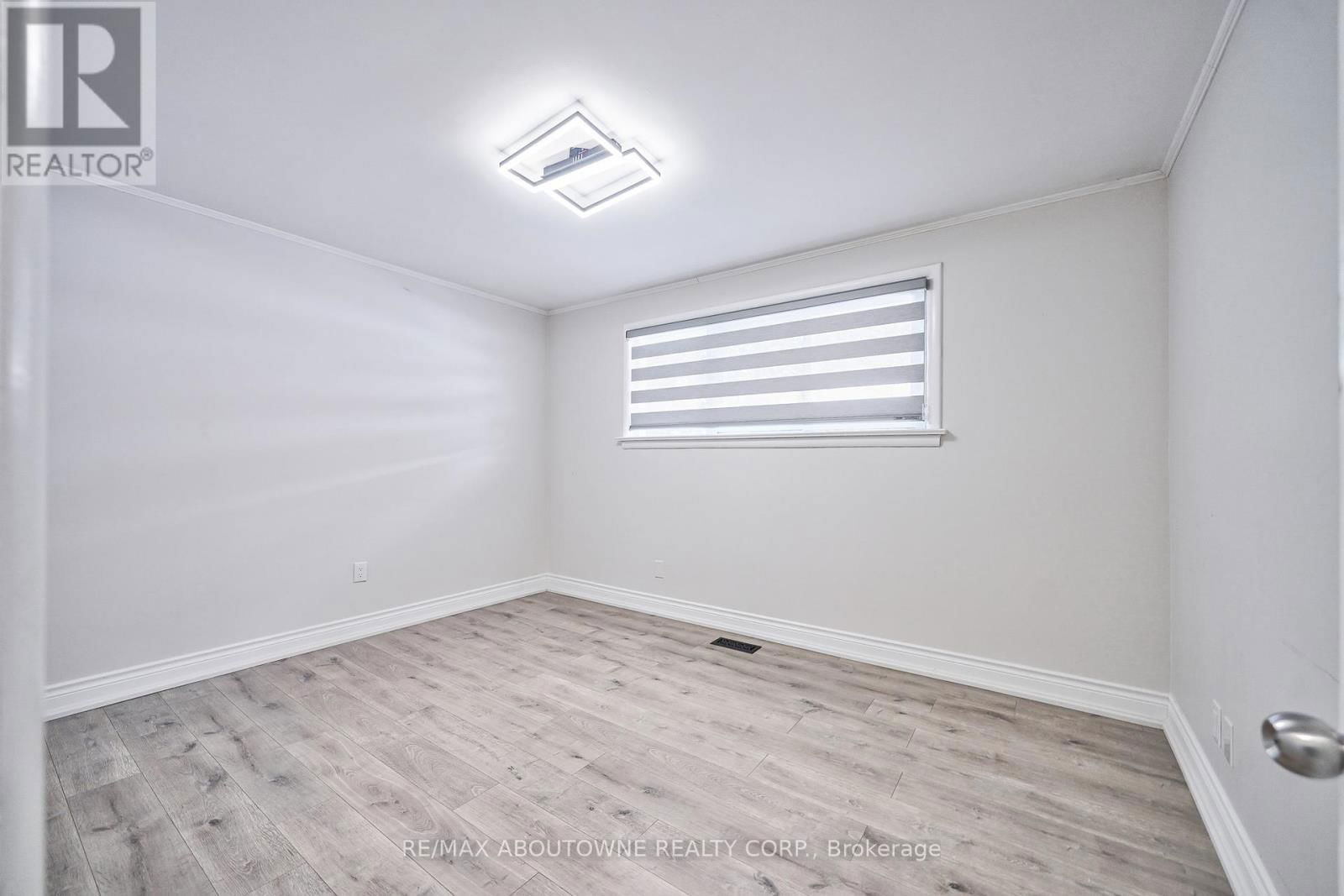 428 HENDERSON ROAD Image 27