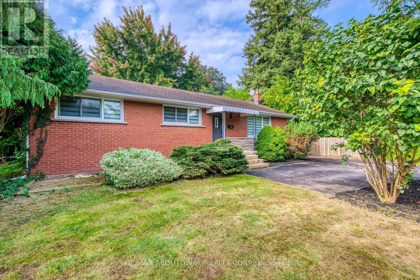 428 HENDERSON ROAD Image 3