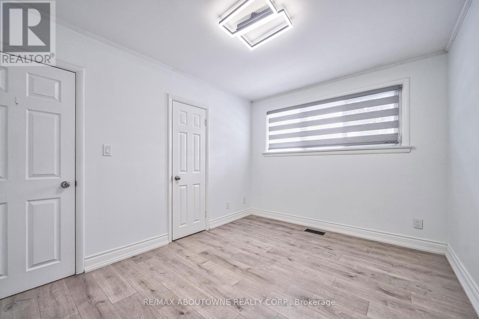 428 HENDERSON ROAD Image 32