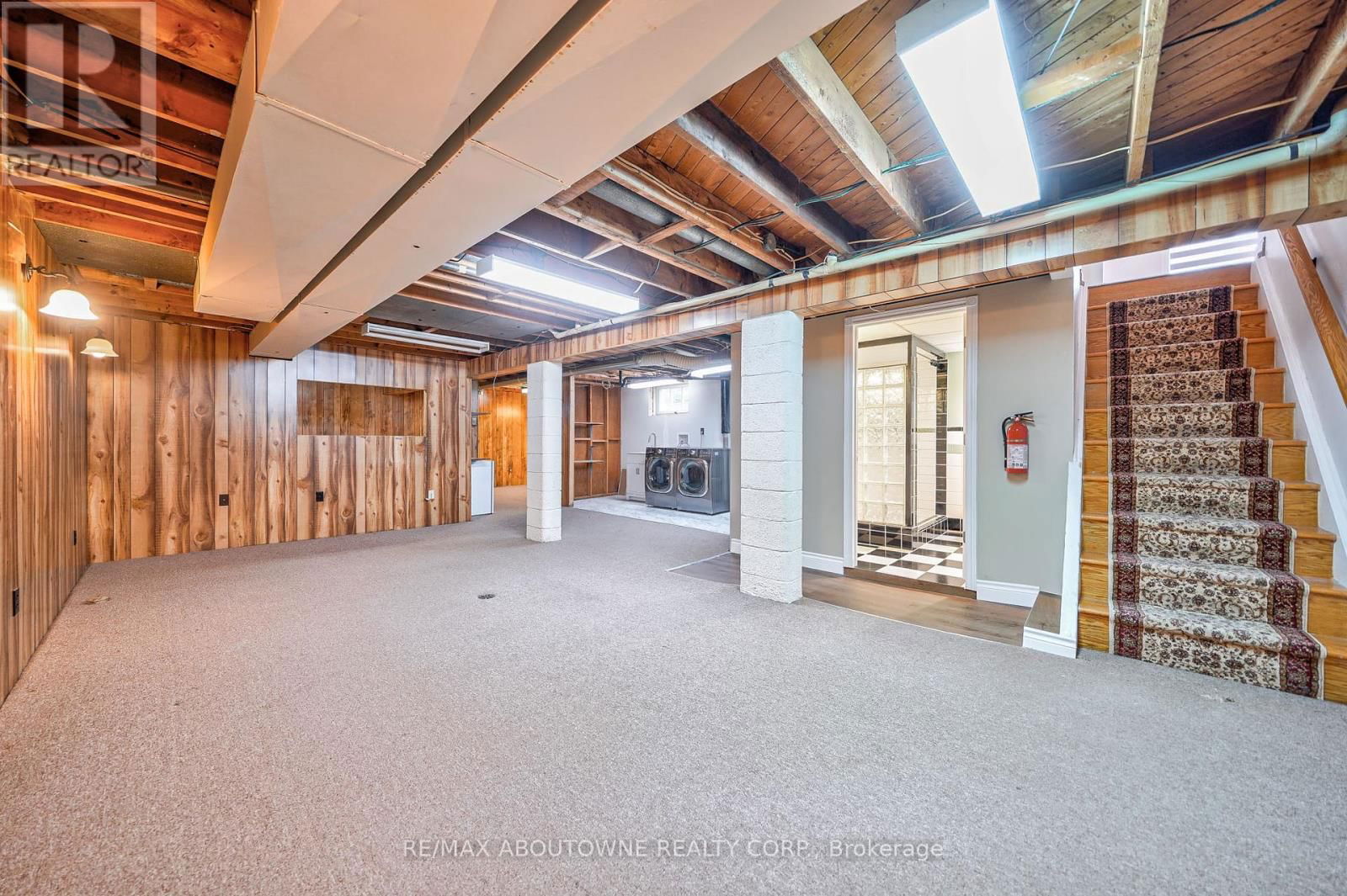 428 HENDERSON ROAD Image 36