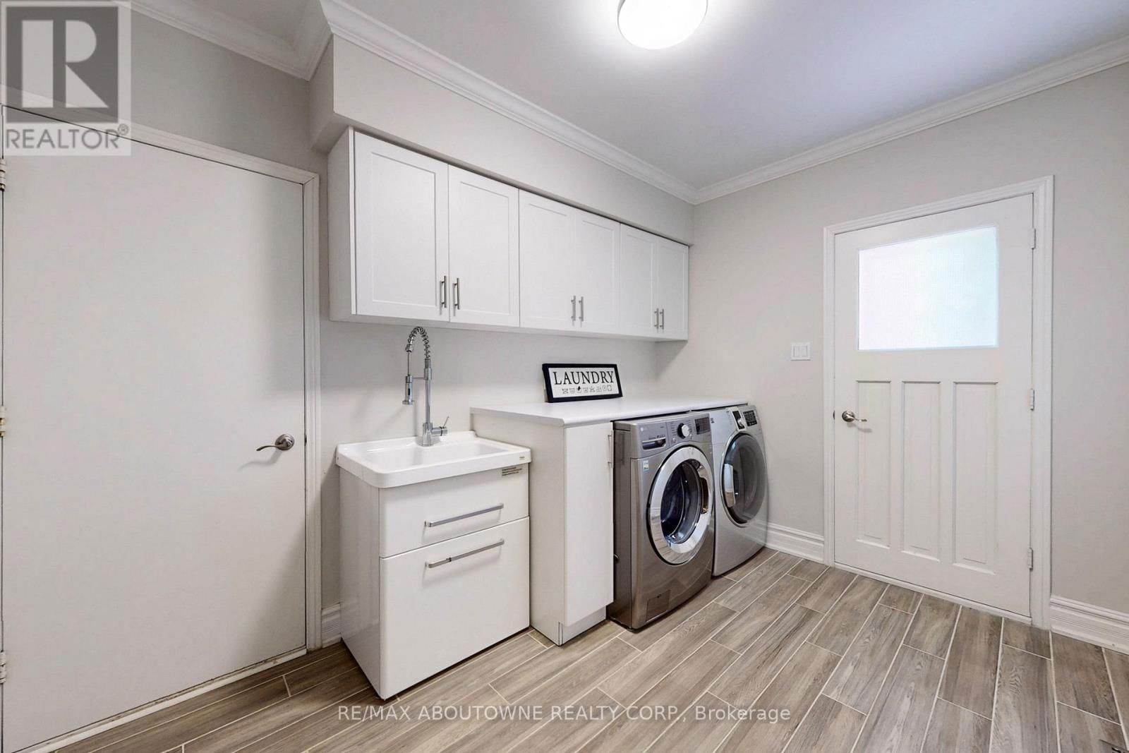 1385 GREENDALE TERRACE Image 23