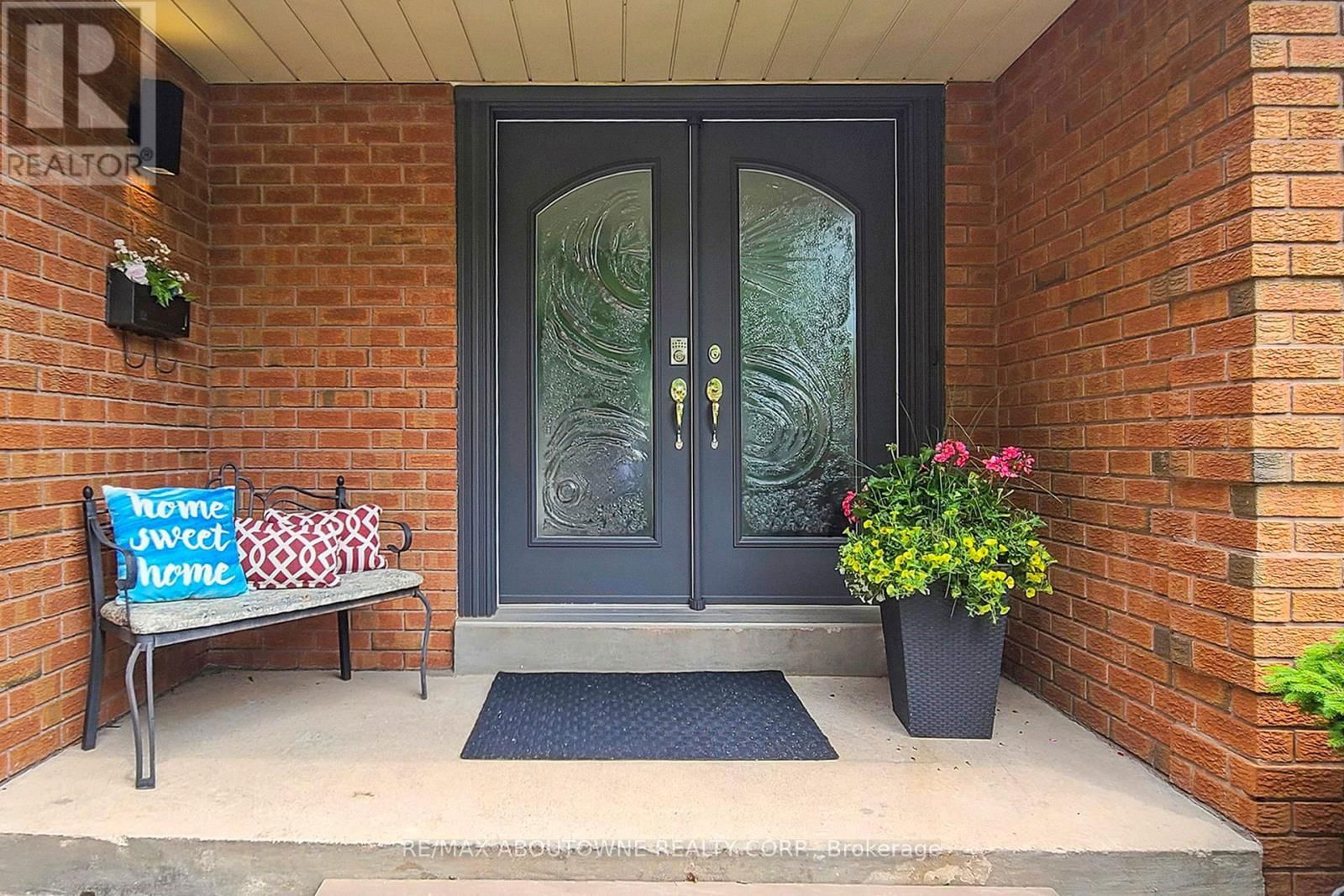 1385 GREENDALE TERRACE Image 3