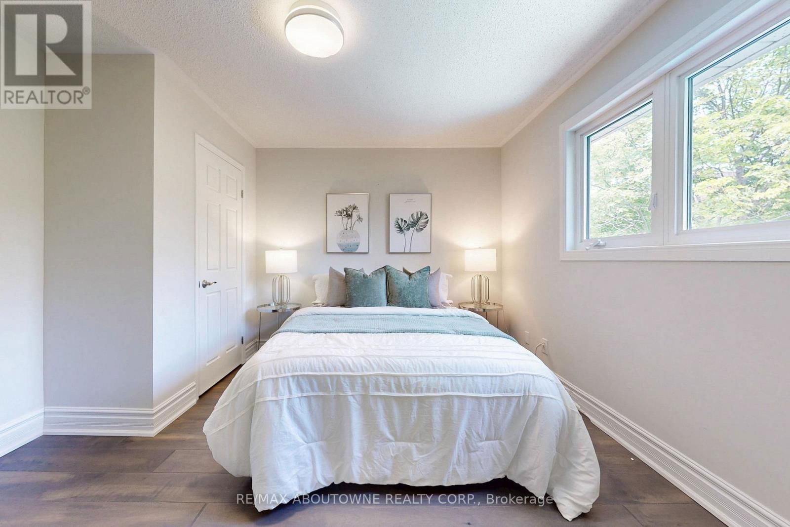 1385 GREENDALE TERRACE Image 33