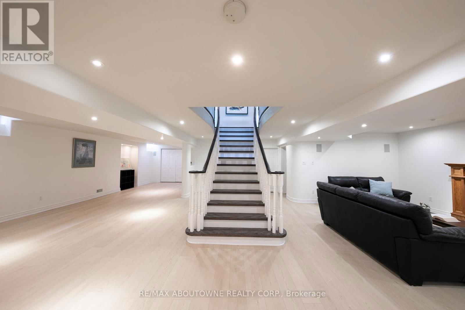 1385 GREENDALE TERRACE Image 38