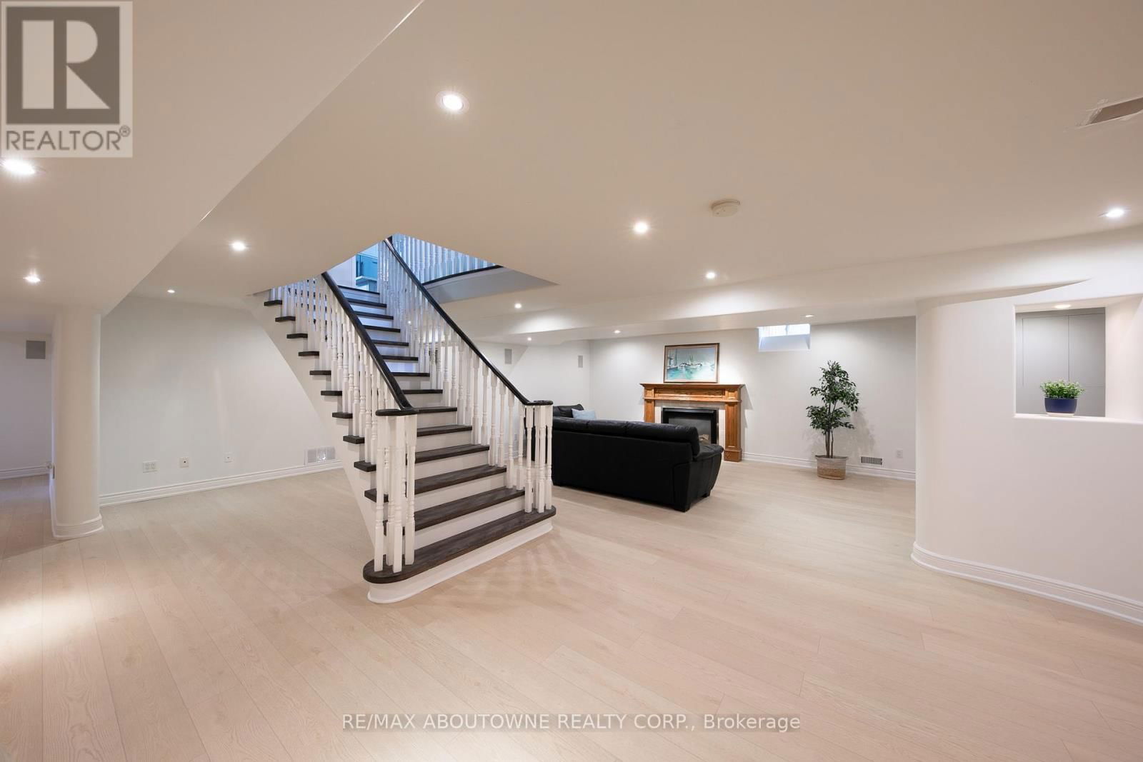 1385 GREENDALE TERRACE Image 39