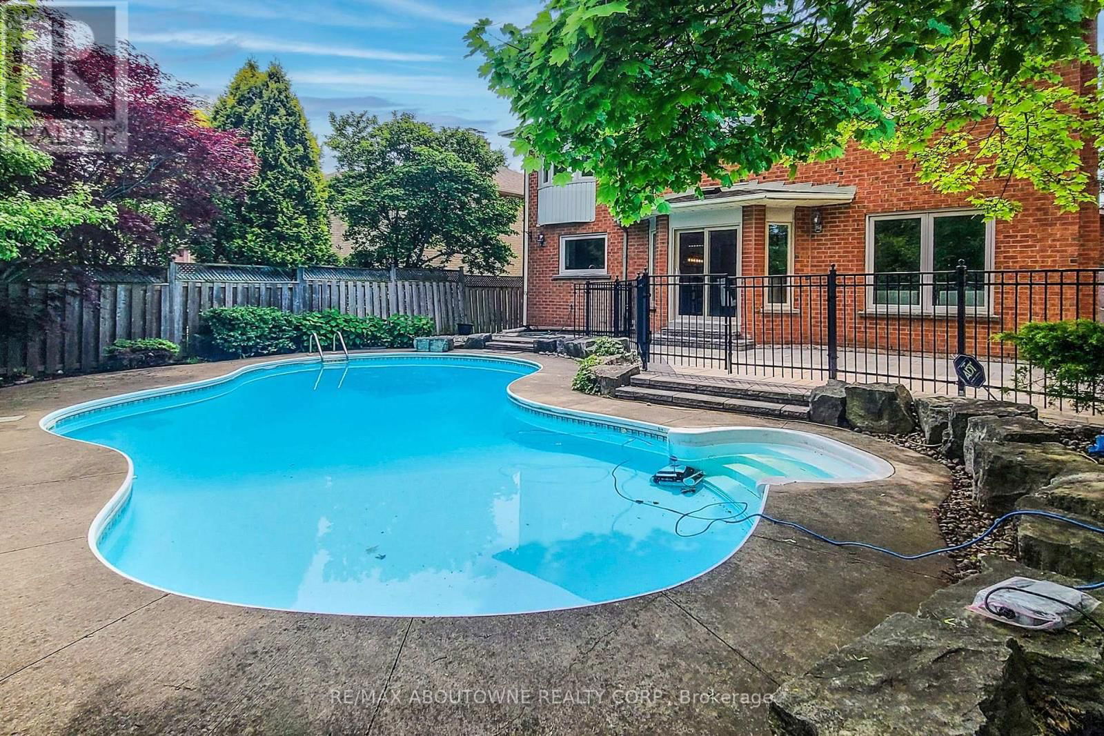 1385 GREENDALE TERRACE Image 45