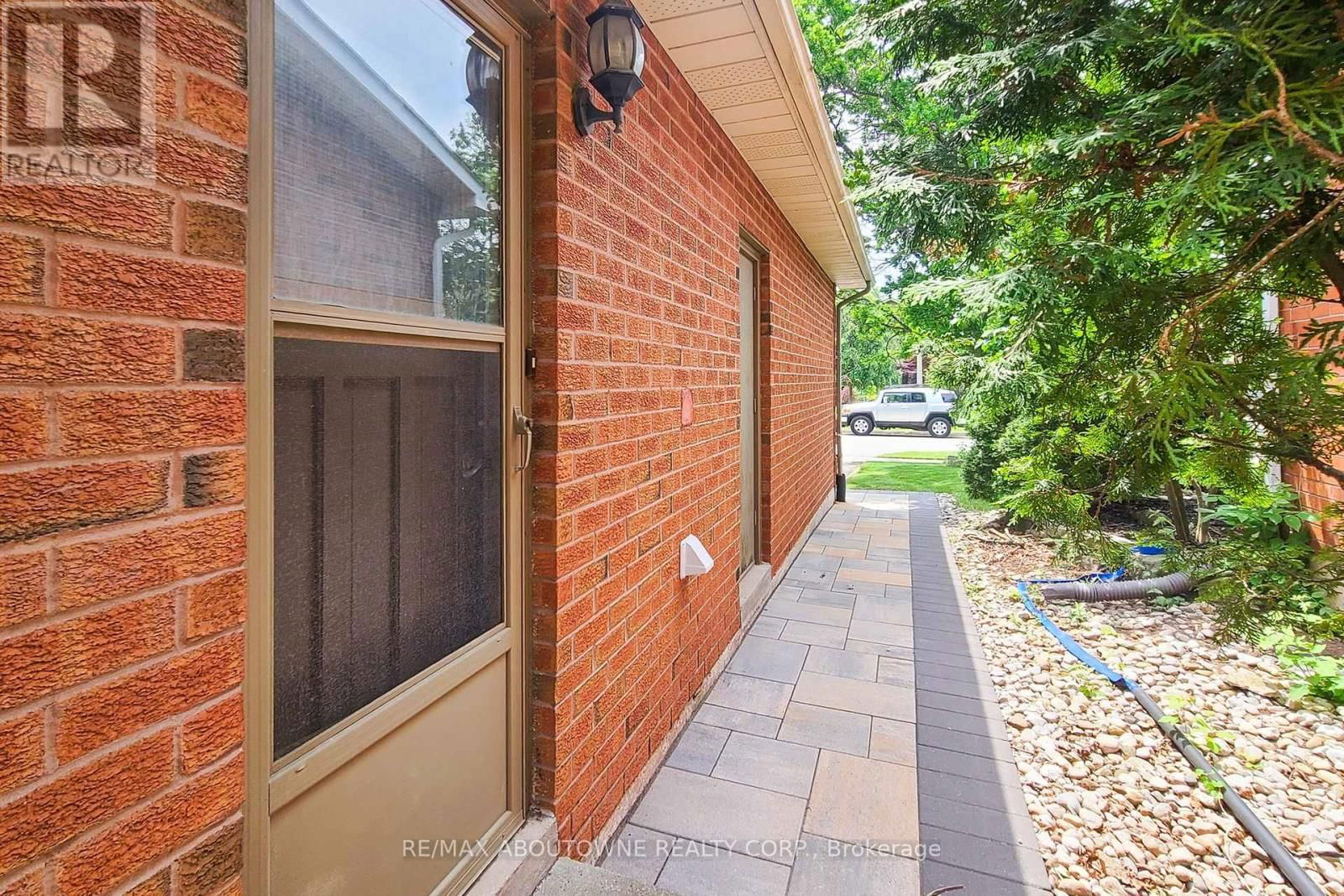 1385 GREENDALE TERRACE Image 49