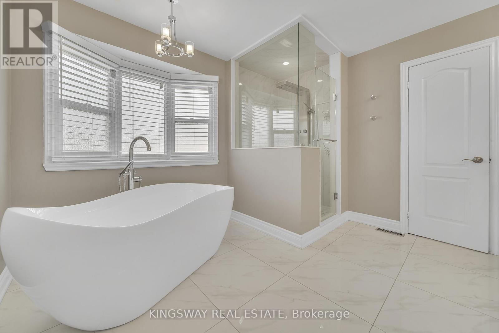 58 LEEWARD DRIVE Image 25
