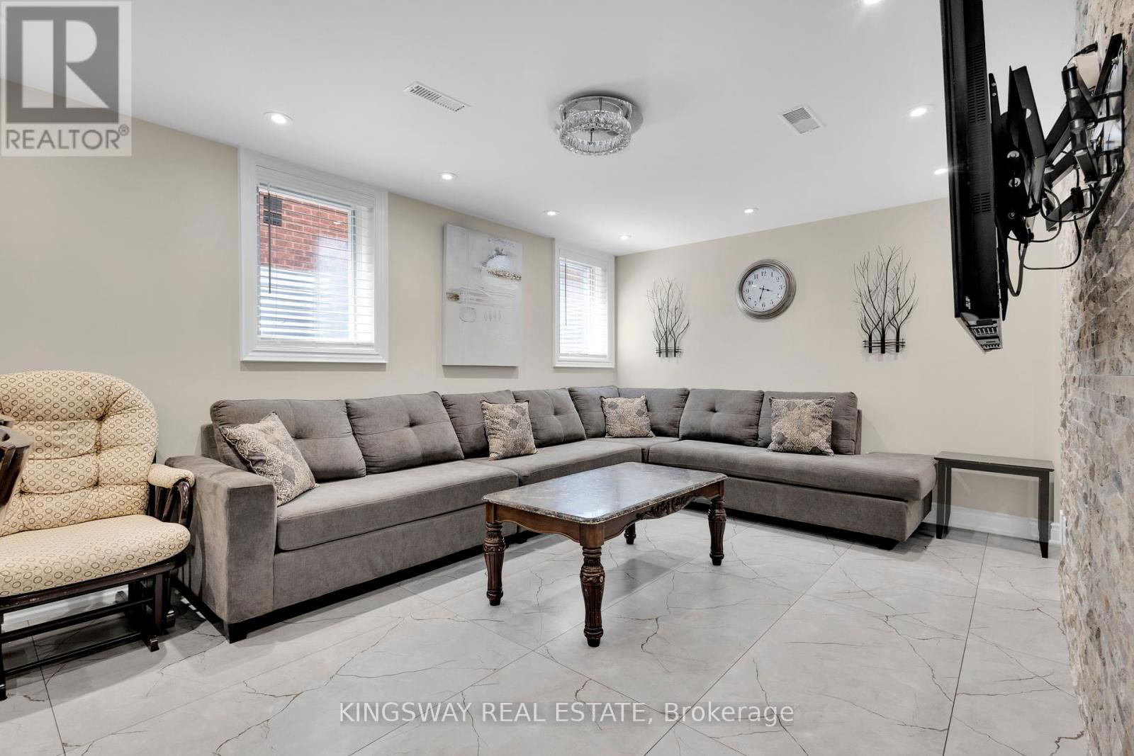 58 LEEWARD DRIVE Image 33