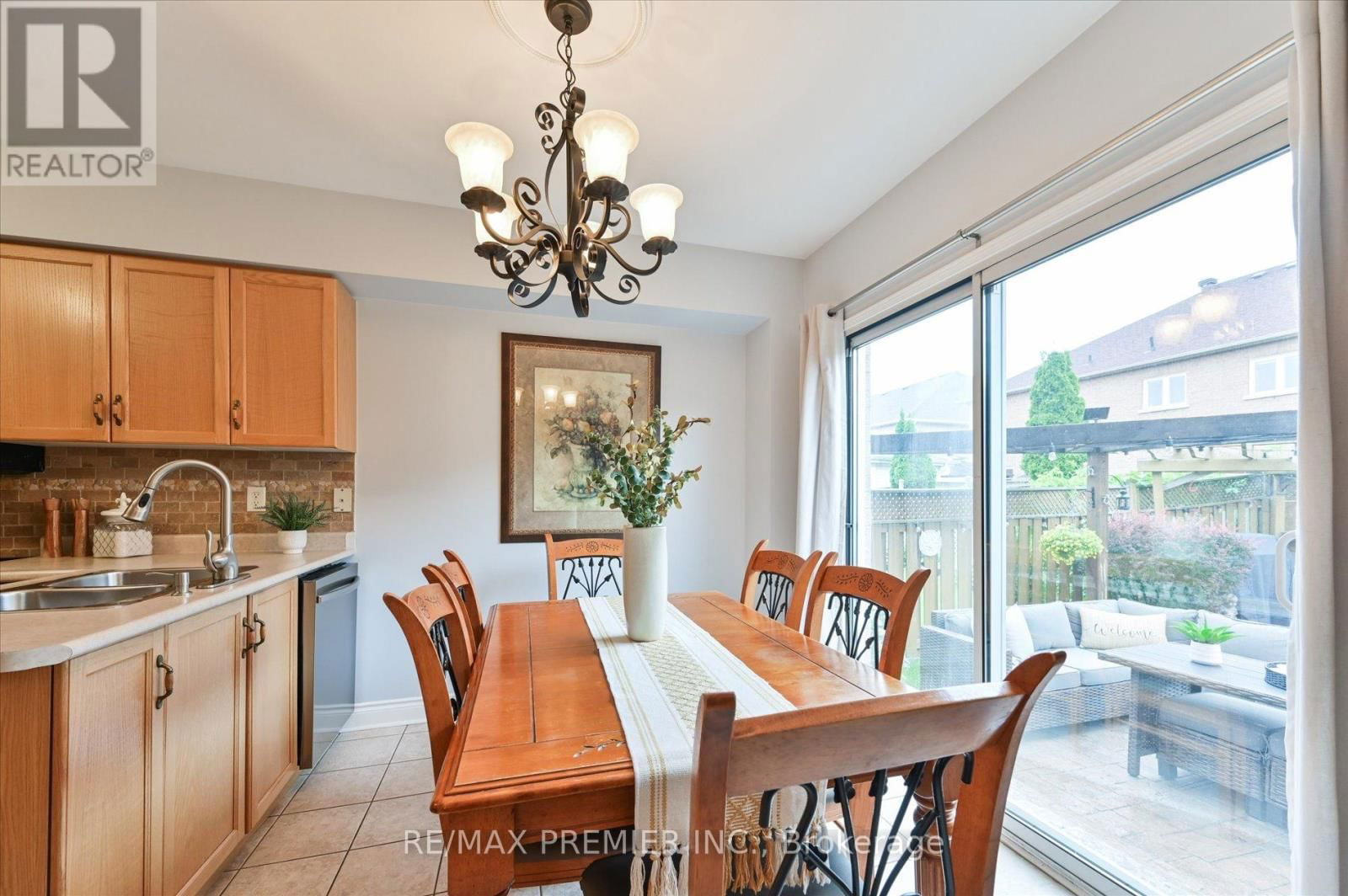 24 CULTURE CRESCENT Image 10