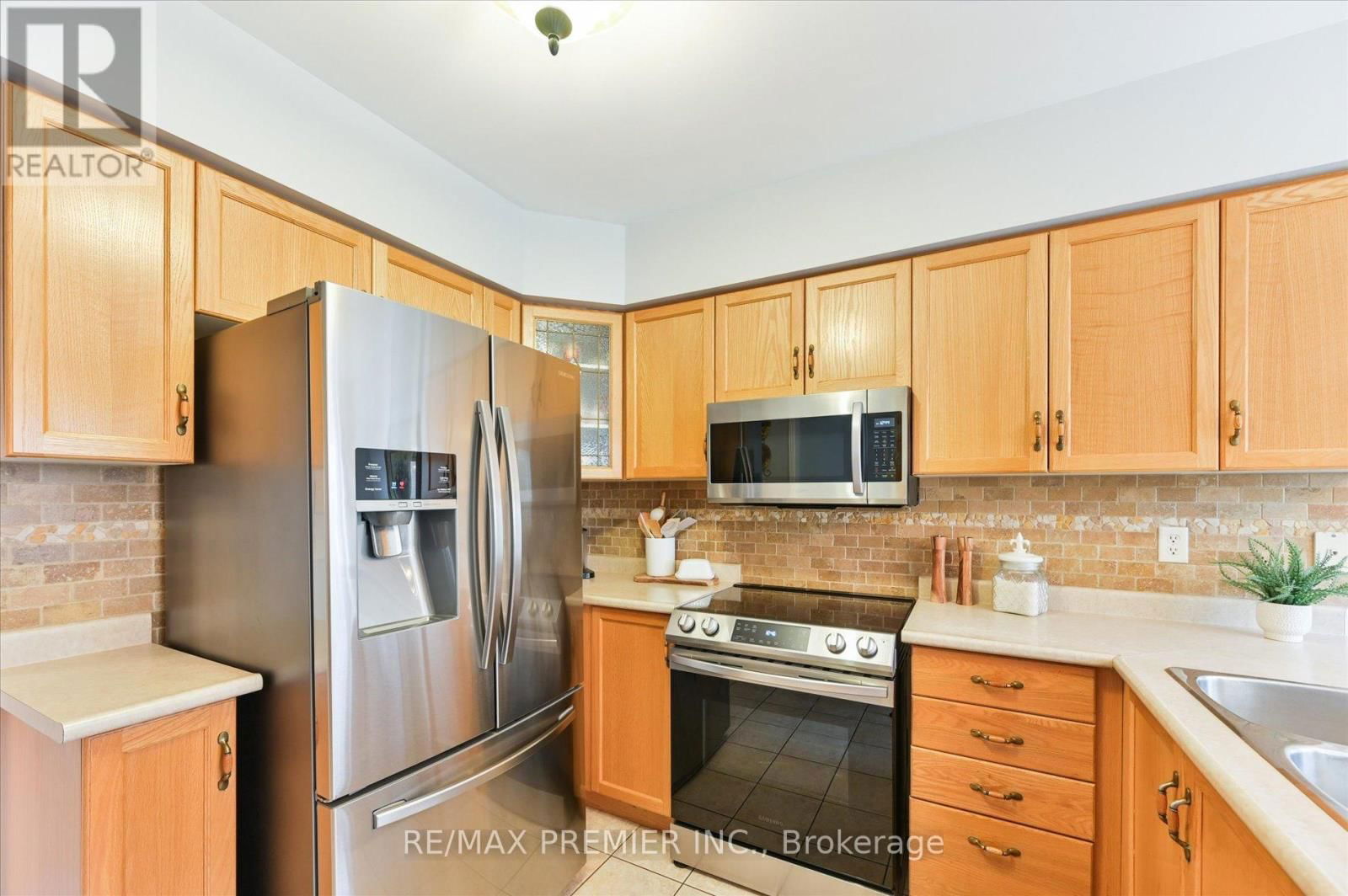 24 CULTURE CRESCENT Image 13