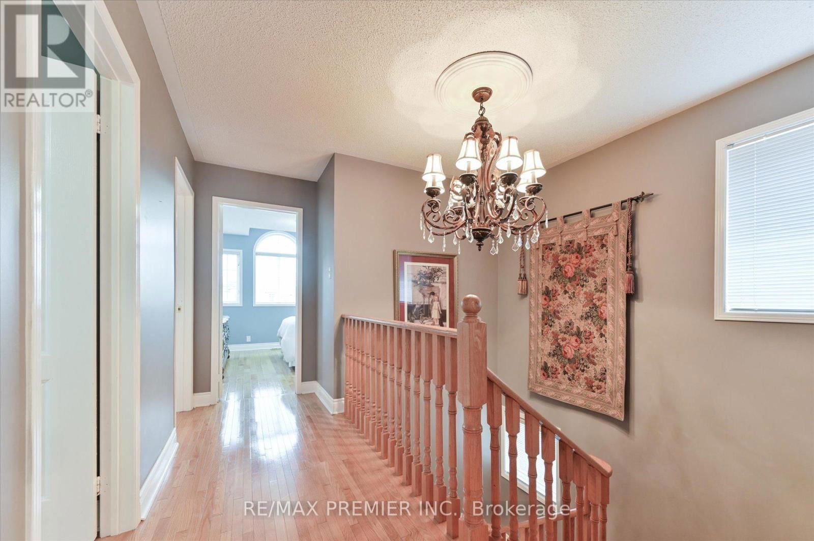 24 CULTURE CRESCENT Image 17