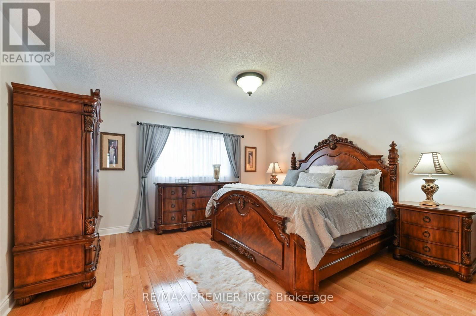 24 CULTURE CRESCENT Image 19